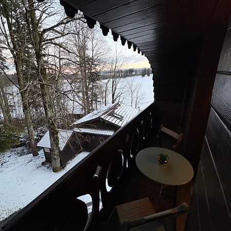 Maison D Hotes Villa Les Pervenches Ла-Шо-де-Фон Экстерьер фото